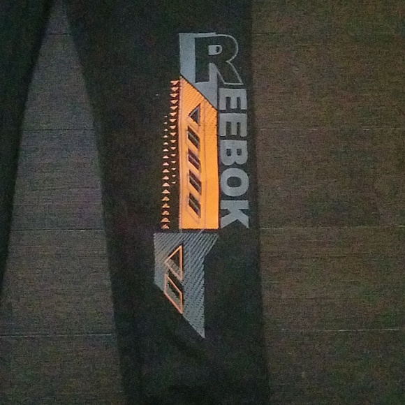 Reebok joggers - Picture 2 of 4